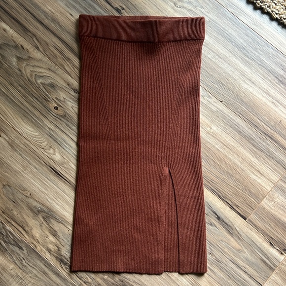 Abercrombie and Fitch ribbed midi skirt - Picture 2 of 6